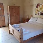 Pensión Arkati House