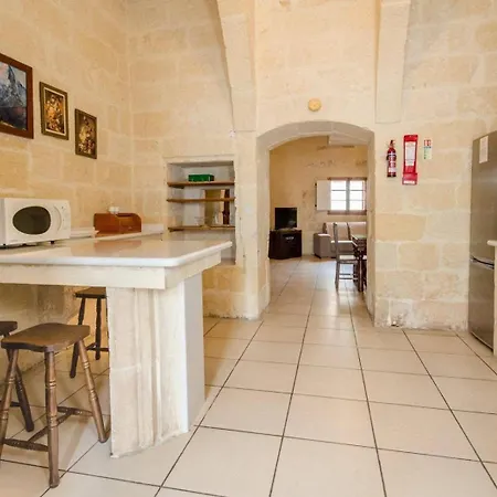 בית הארחה Arkati House