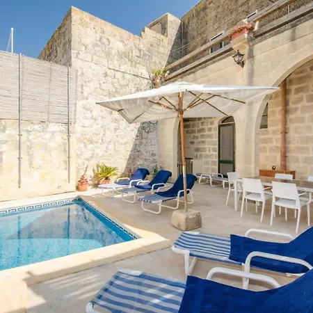 Arkati House בית הארחה *