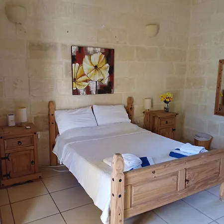 Arkati House בית הארחה *