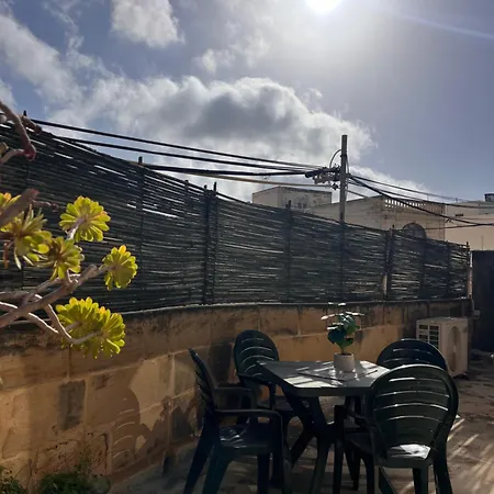 Arkati House בית הארחה *