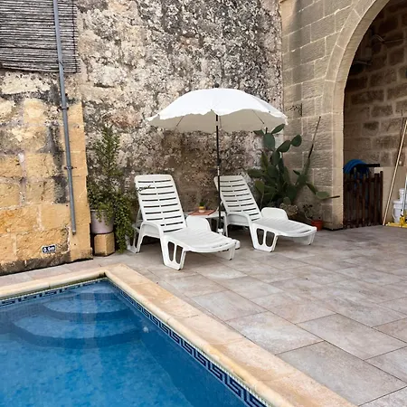 Arkati House בית הארחה