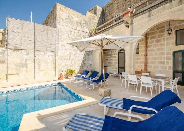 Arkati House Pensión *