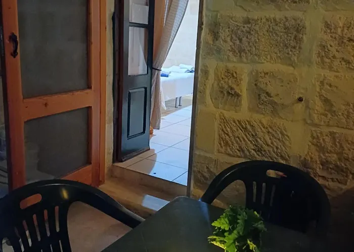 Pensión Arkati House