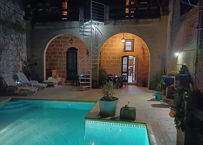 Arkati House Pensión *