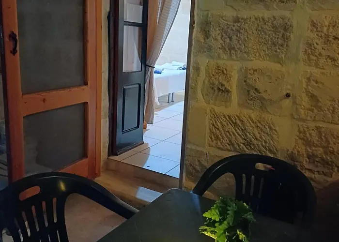 Arkati House Pensión Munxar