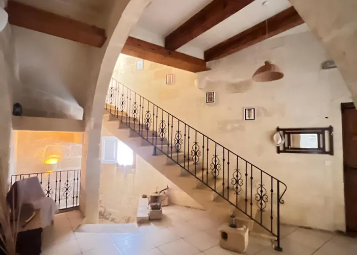 Arkati House Pensión *